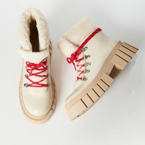 Leigh Lace-Up Bootie 8.5 MSRP $66.95 - Picture 2 of 10